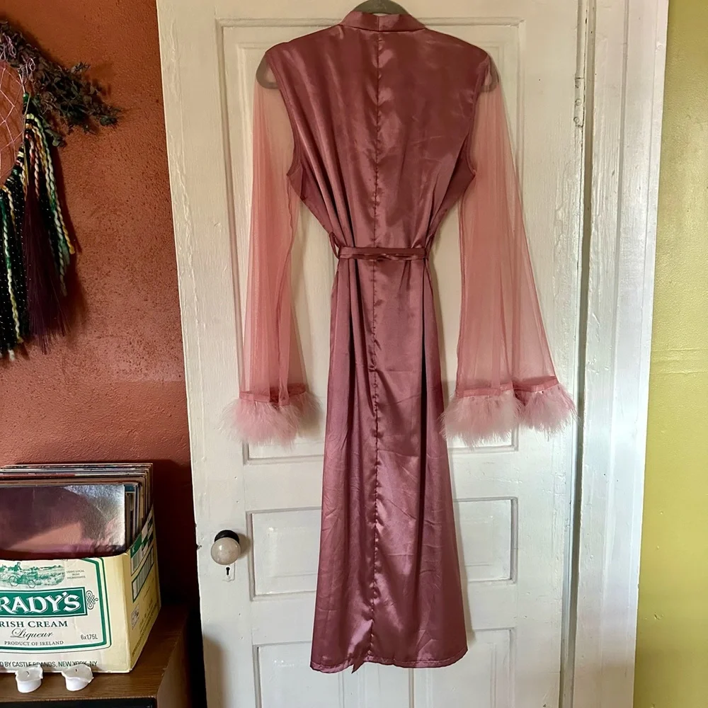 Elegant Pink Sheer Robe - Picture 4 of 4